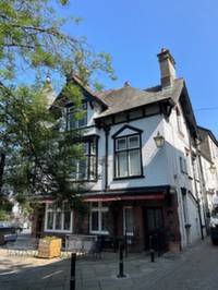 Lake Road, Royal Square