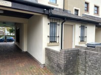 Queen Street, 124